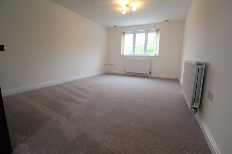 Property photo 2 of 12 Lounge/Diner Area