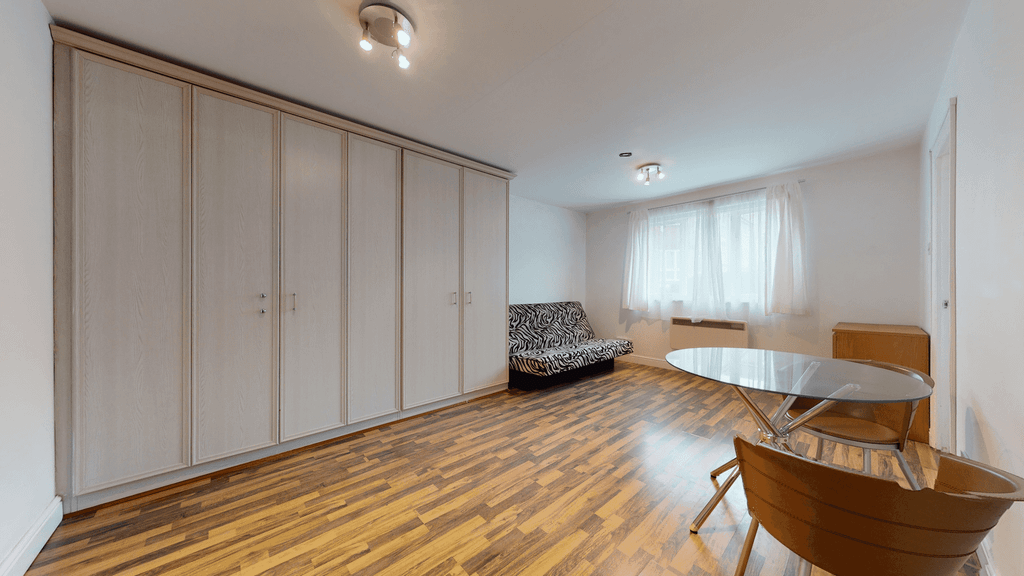 Property photo 1 of 5