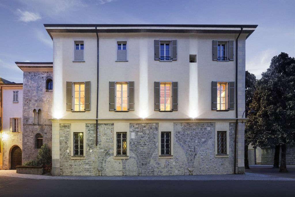 Property photo 1 of 27