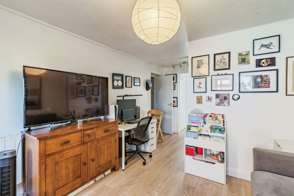 Property photo 3 of 14