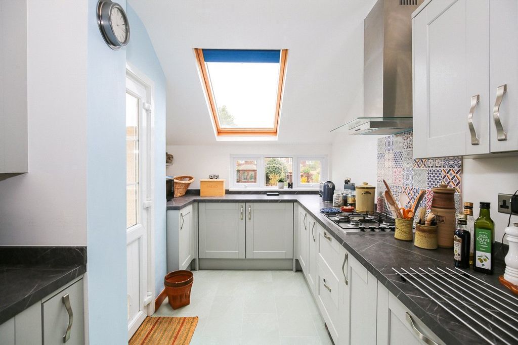 Property photo 2 of 22 Picture No. 13