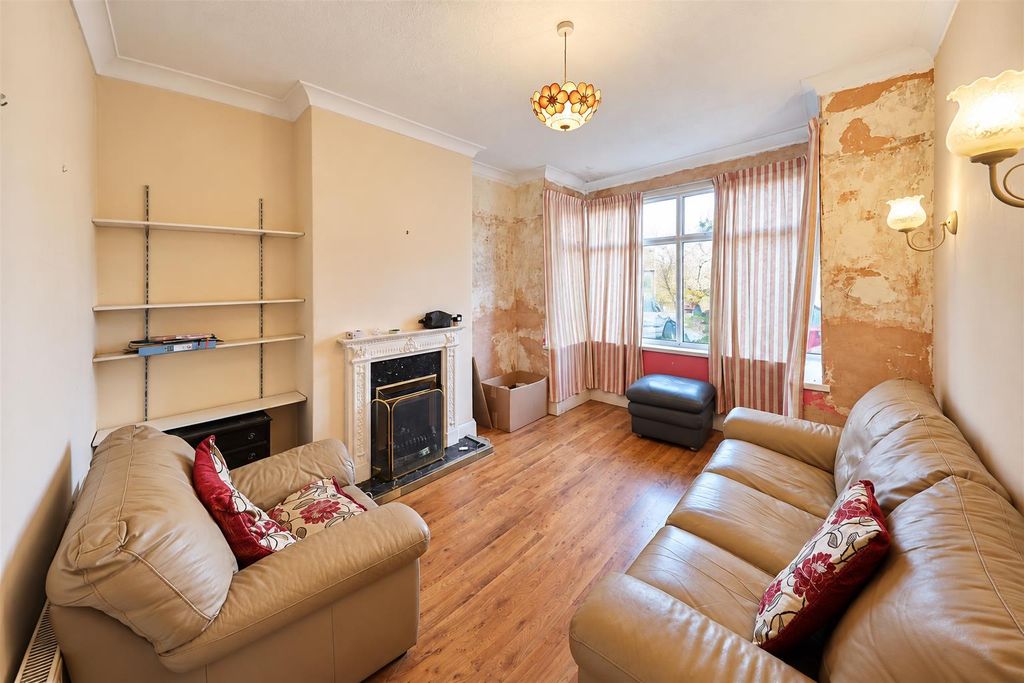 Property photo 2 of 16
