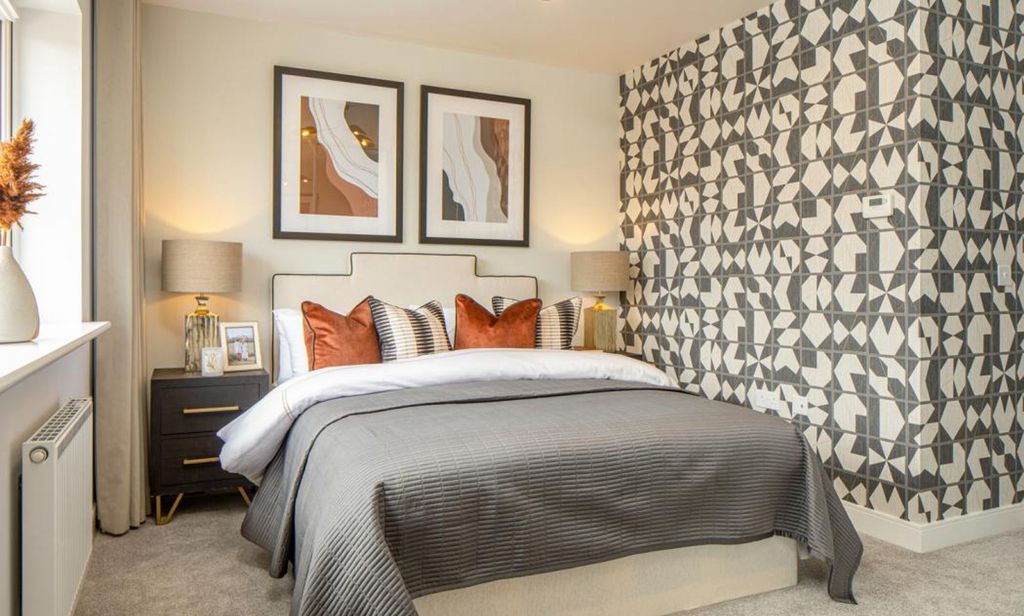 Property photo 2 of 8