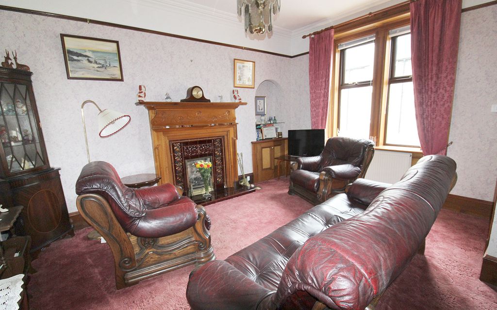 Property photo 3 of 28