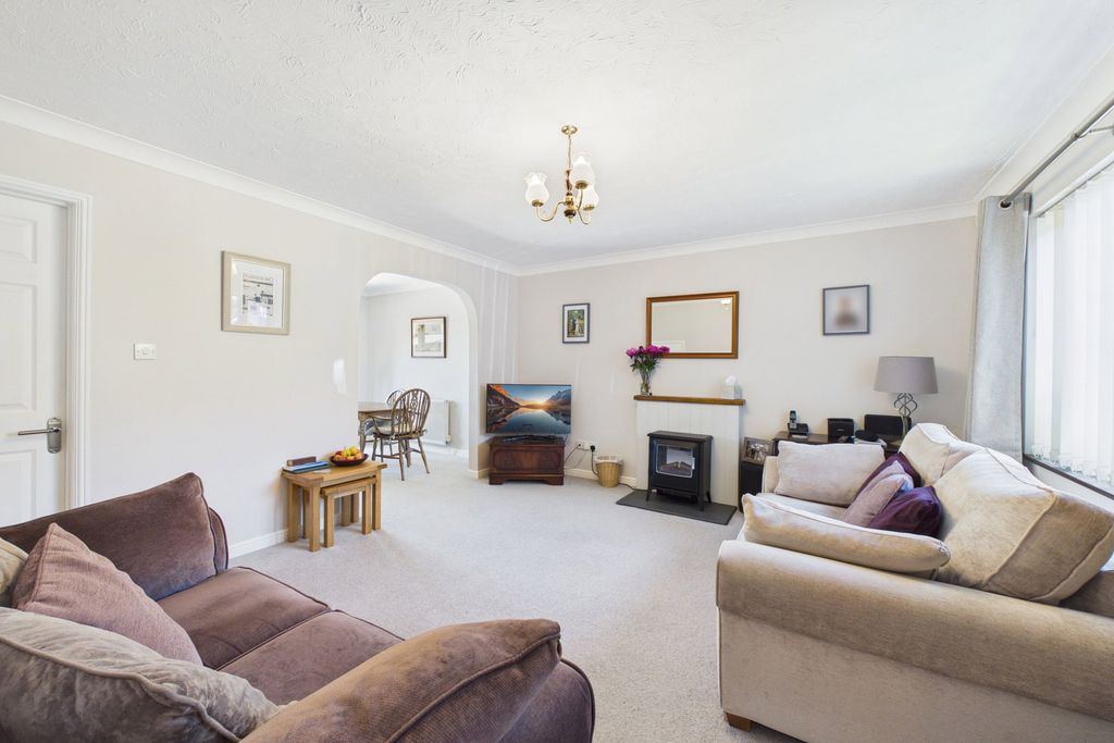 Property photo 2 of 30