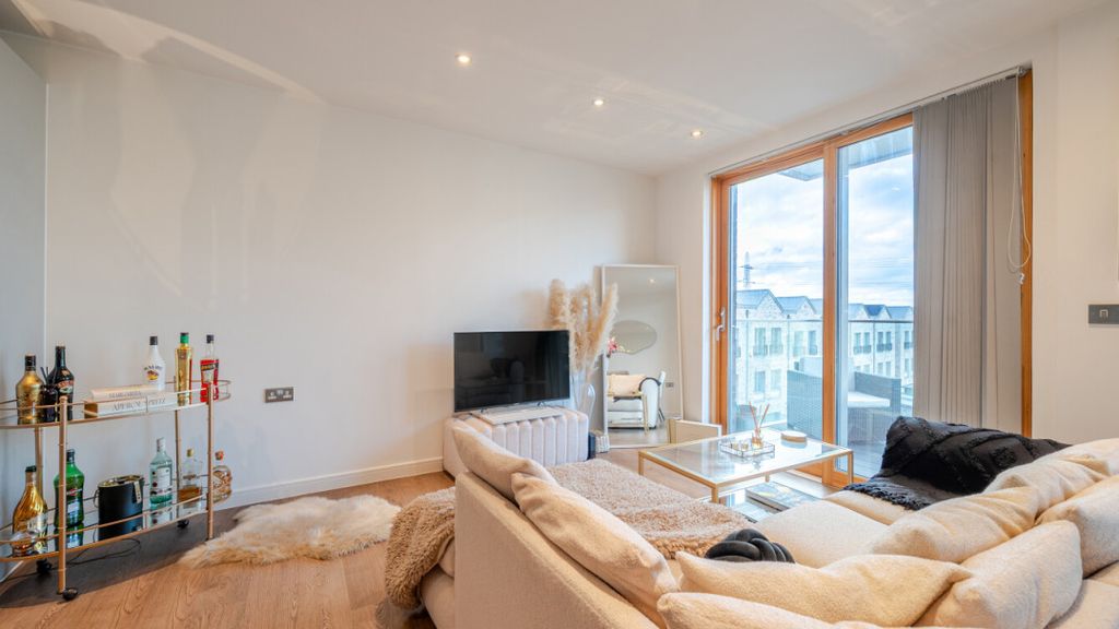 Property photo 2 of 18