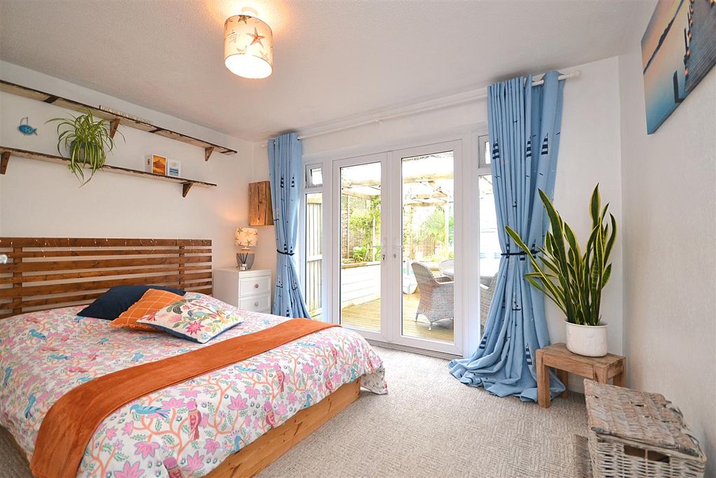 Property photo 1 of 17 6 (89).Png