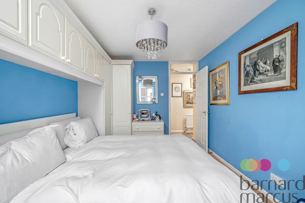 Property photo 3 of 9 Bedroom 1