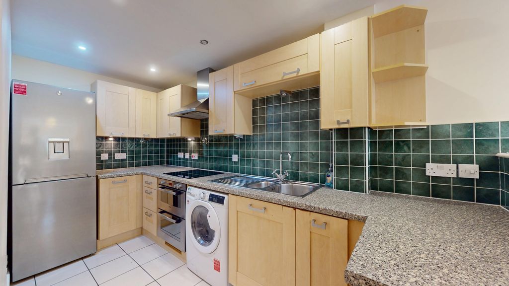 Property photo 3 of 6 Kitchen