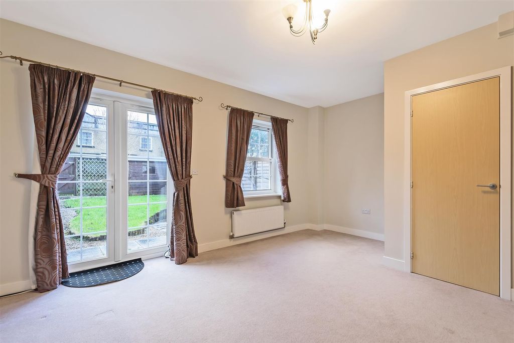 Property photo 3 of 7