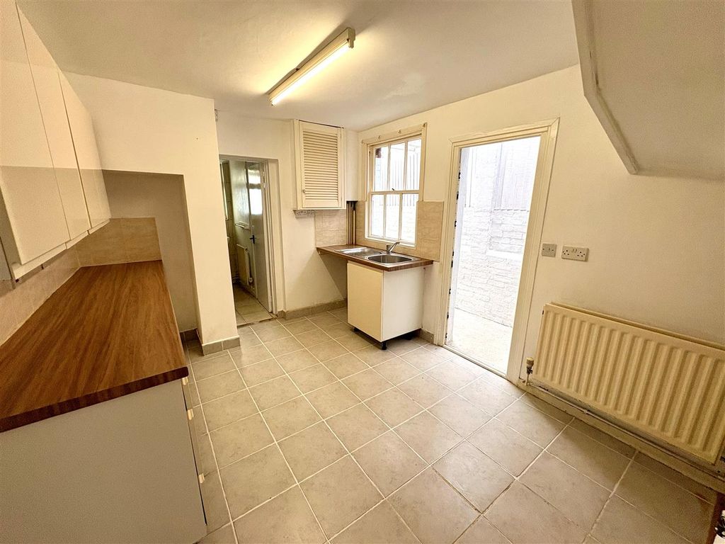 Property photo 3 of 12 6.Jpg