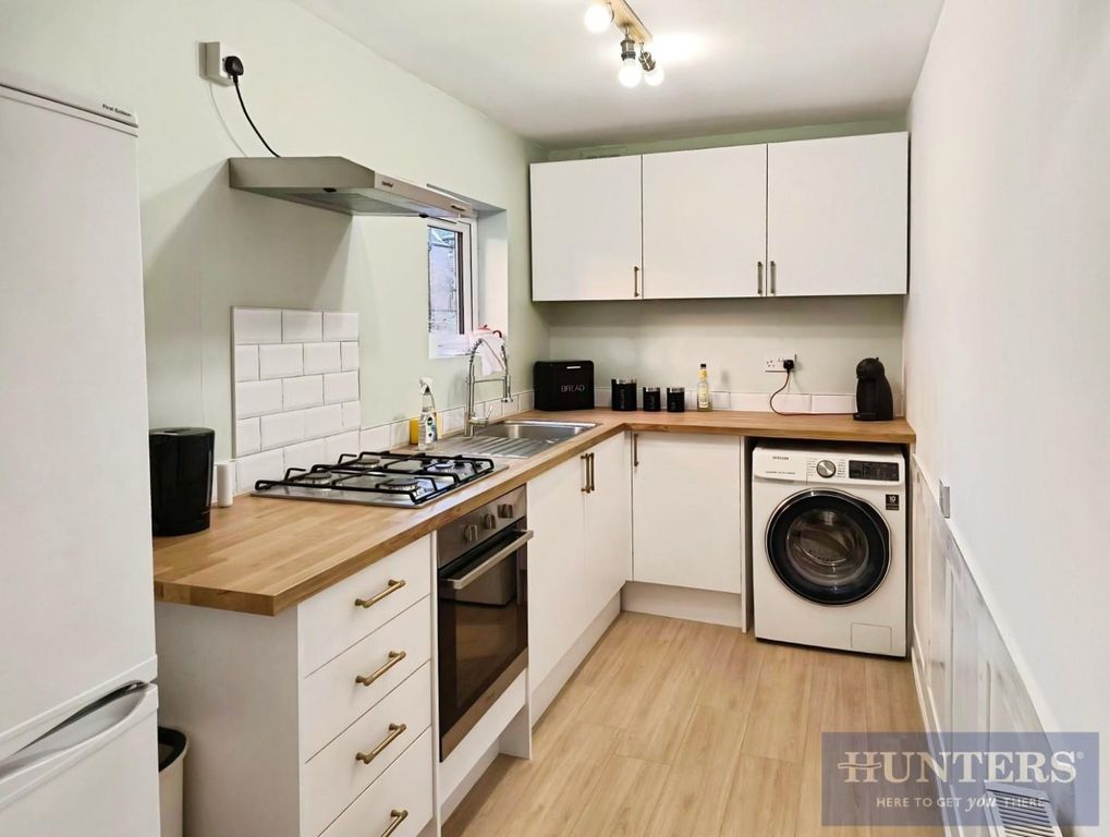 Property photo 3 of 12 Kitchen