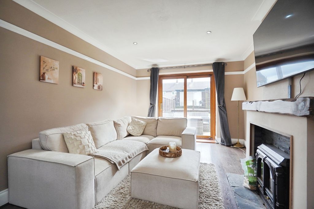 Property photo 2 of 18 Pbox-Img.Jpg