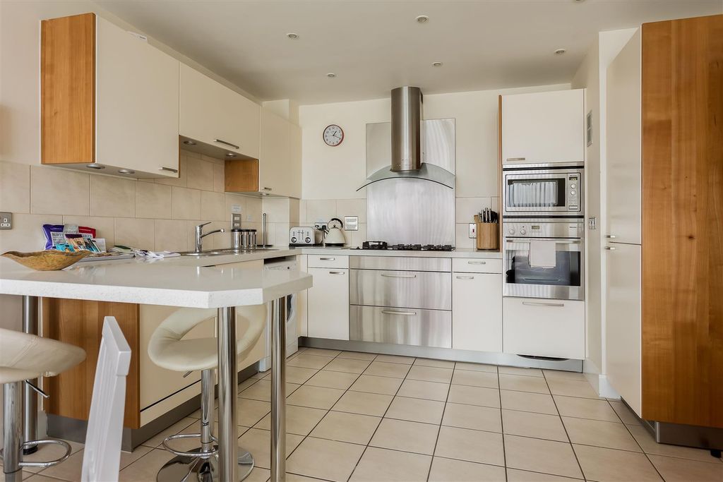 Property photo 2 of 22 Poppies44Dolphinquays-Ph21.Jpg