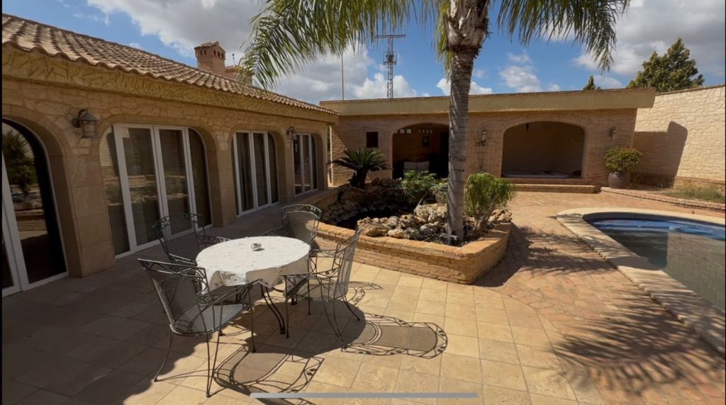 Property photo 1 of 43