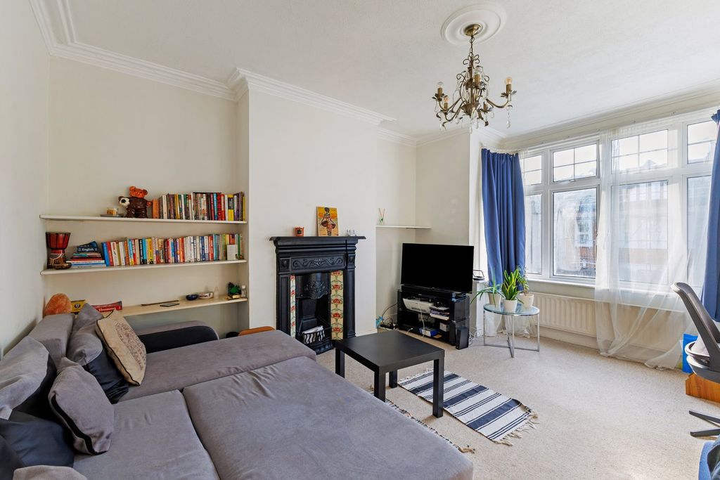 Property photo 2 of 9