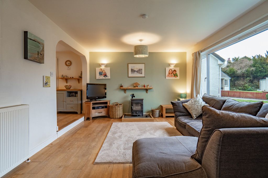 Property photo 3 of 45