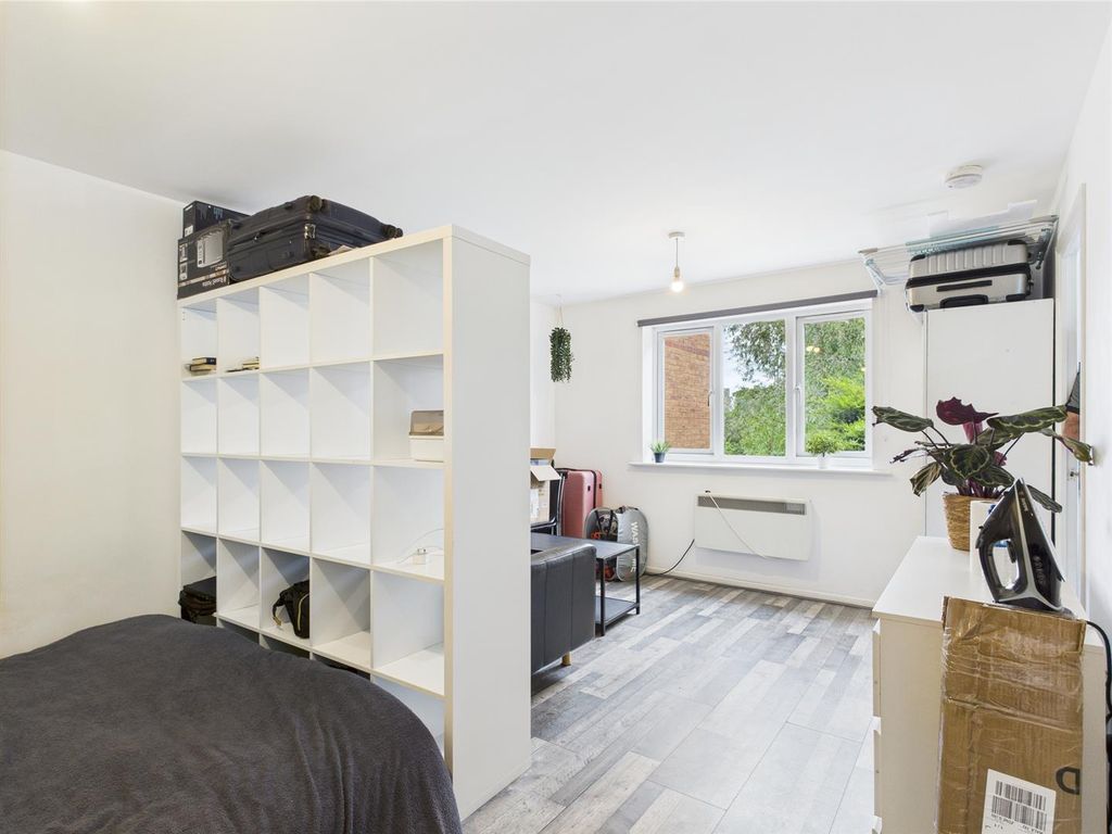 Property photo 2 of 10 Cam01358G0-Pr0155-Still004.Jpg