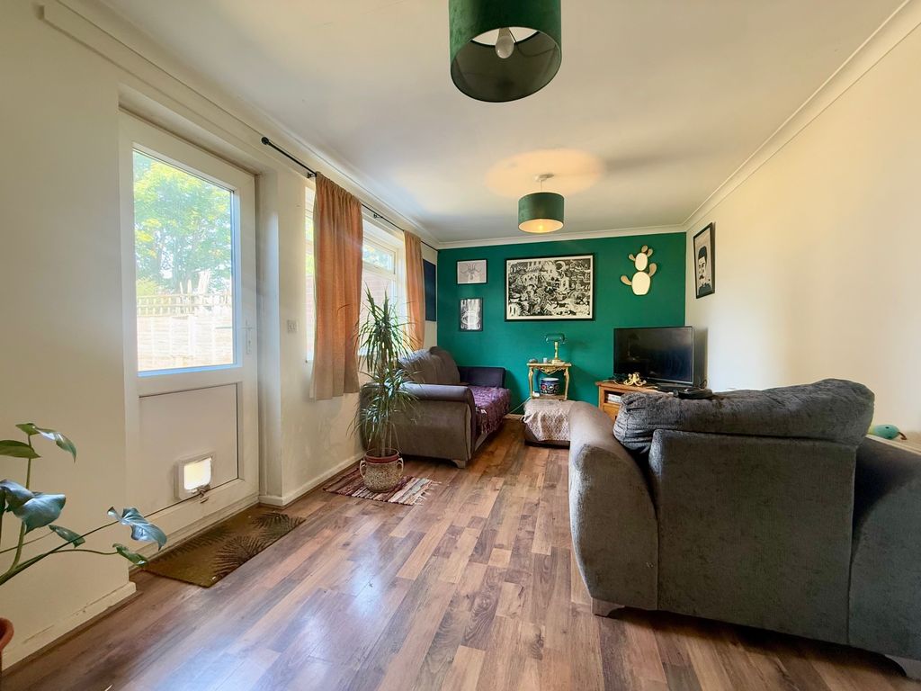 Property photo 3 of 7