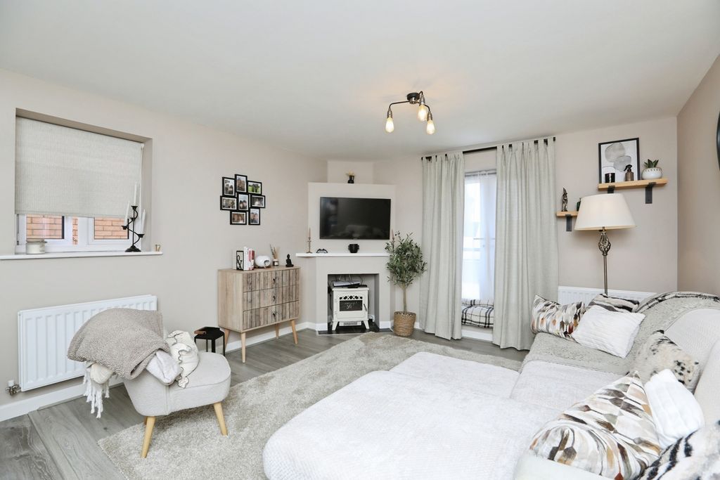 Property photo 2 of 15 Pbox-Img.Jpg