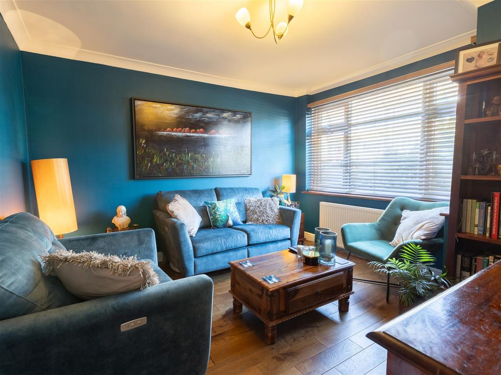 Property photo 1 of 26 Dudsbury Road-4.Jpg