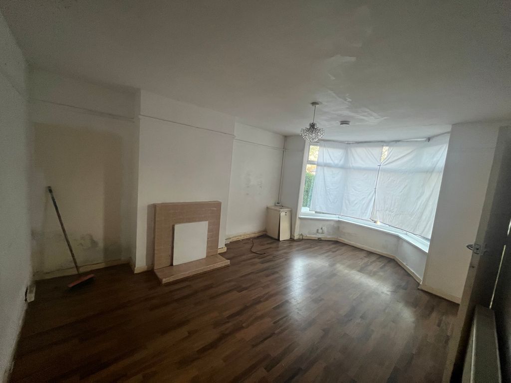 Property photo 3 of 11 Reception 