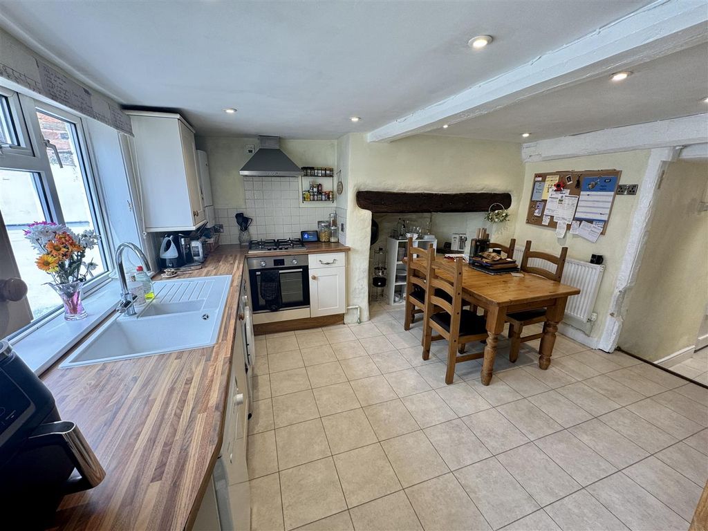 Property photo 3 of 24