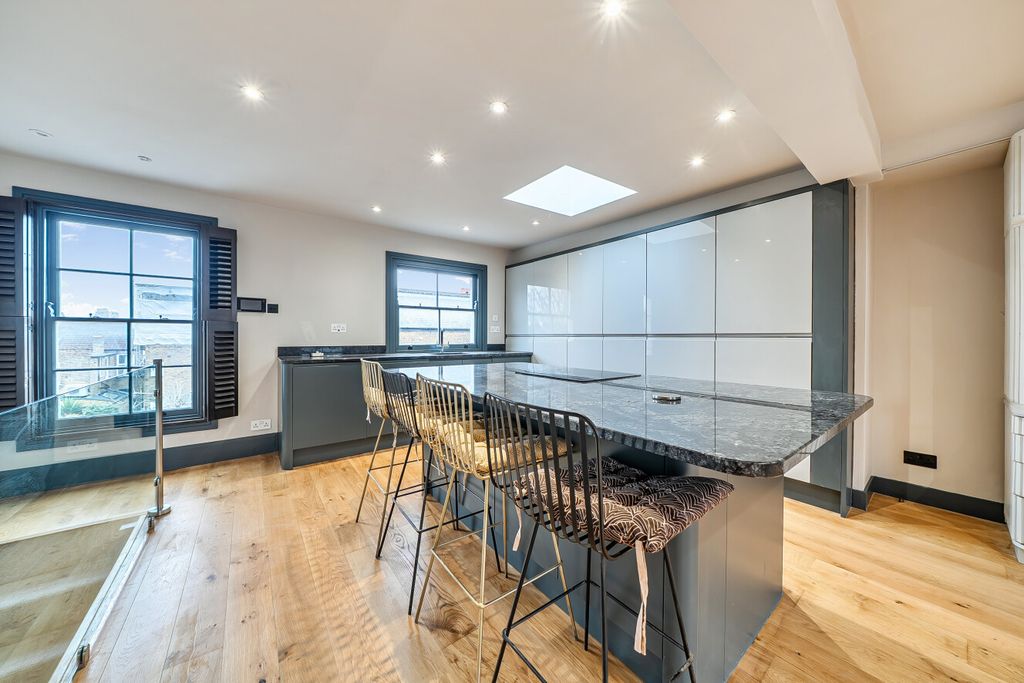 Property photo 2 of 17 1421781-9-69A1A2F...