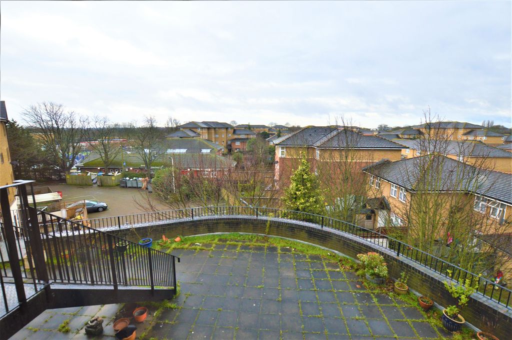 Property photo 3 of 17