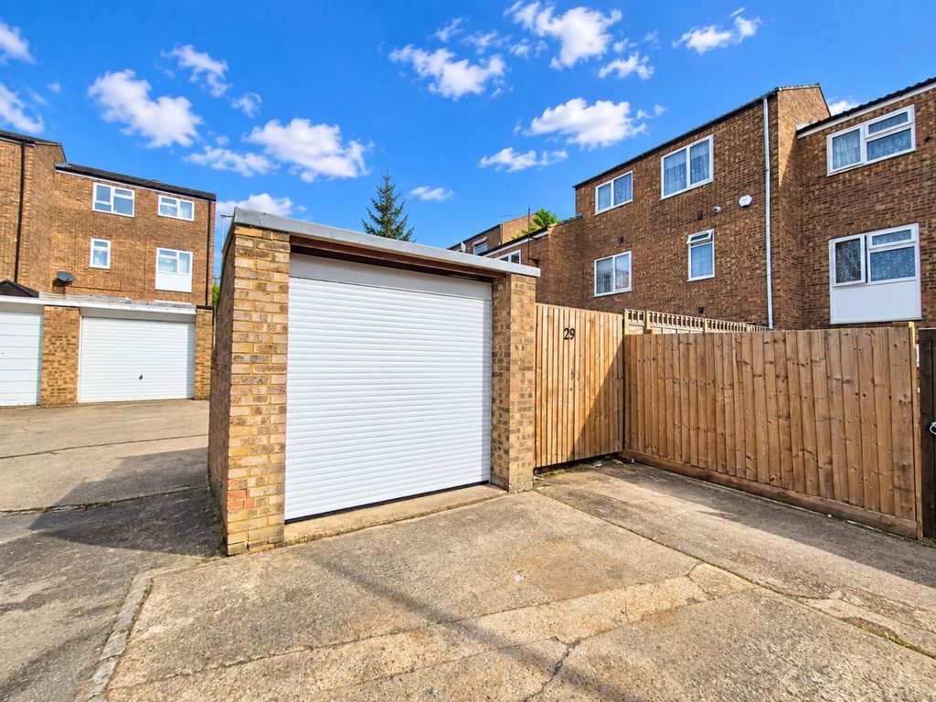 Property photo 2 of 13 5572262