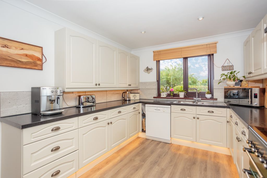 Property photo 3 of 50 Kitchen