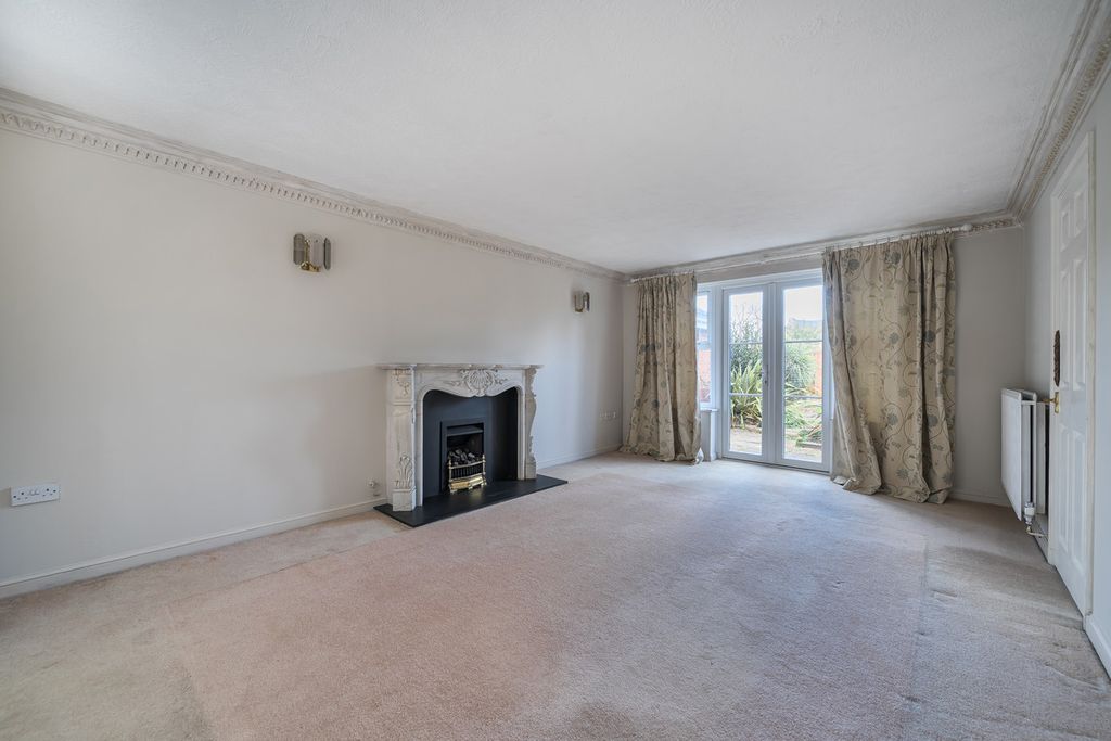 Property photo 2 of 22