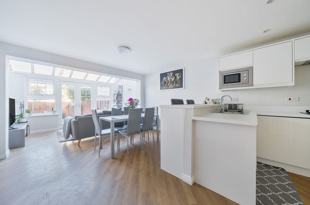 Property photo 3 of 19 1386369-14-693080...