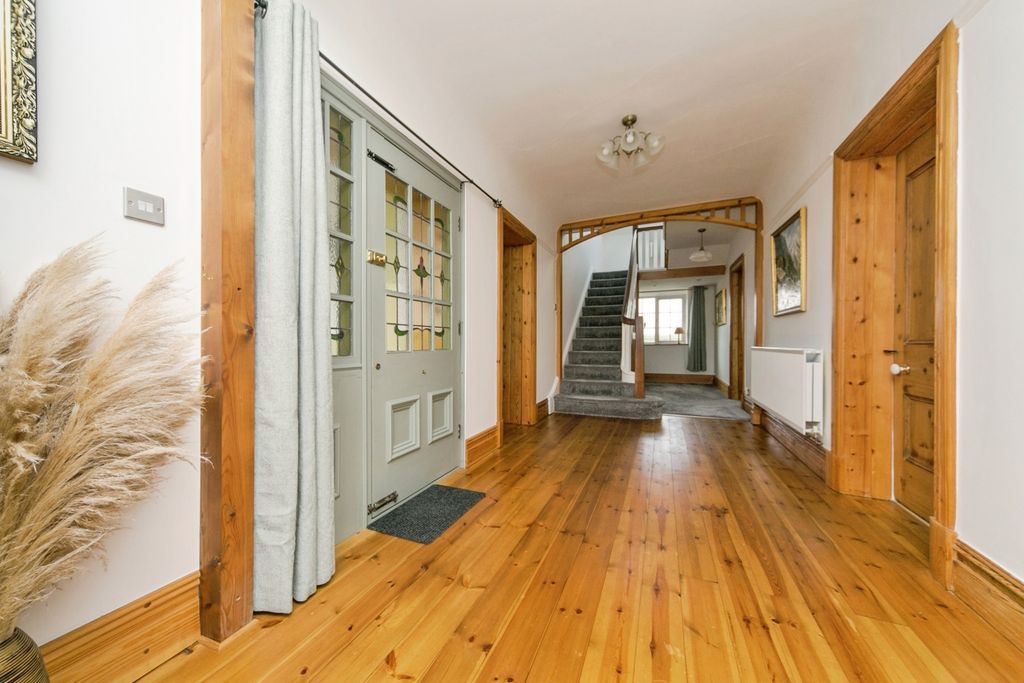 Property photo 3 of 52 Pbox-Img.Jpg