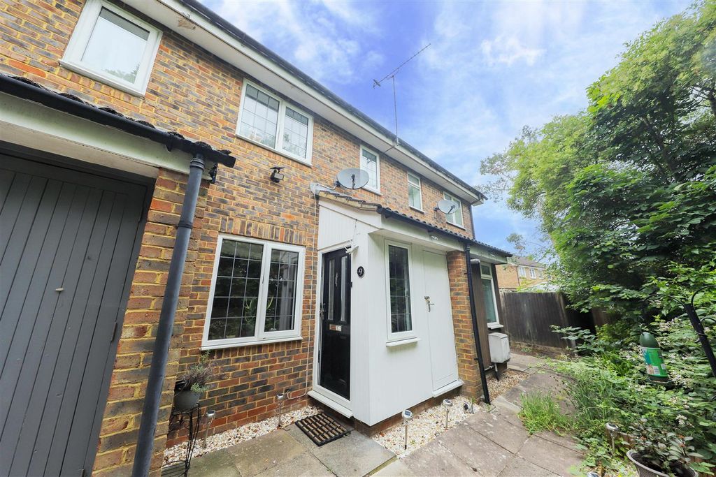 Property photo 1 of 8
