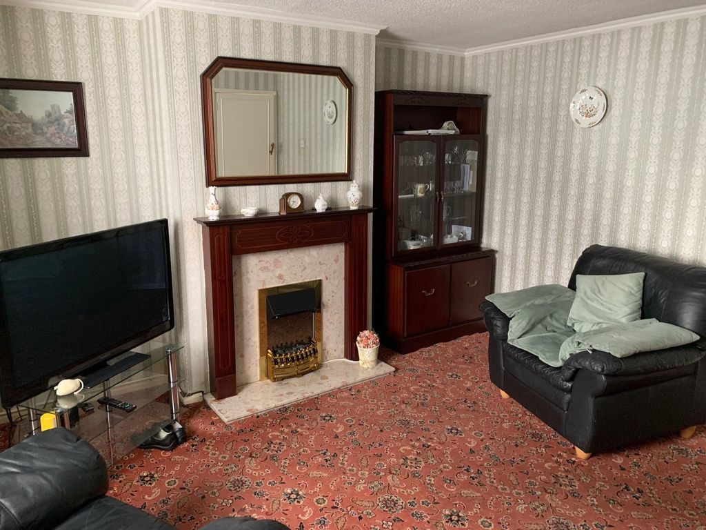 Property photo 2 of 34