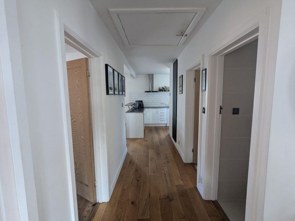 Property photo 2 of 18 Hallway 1.Jpeg