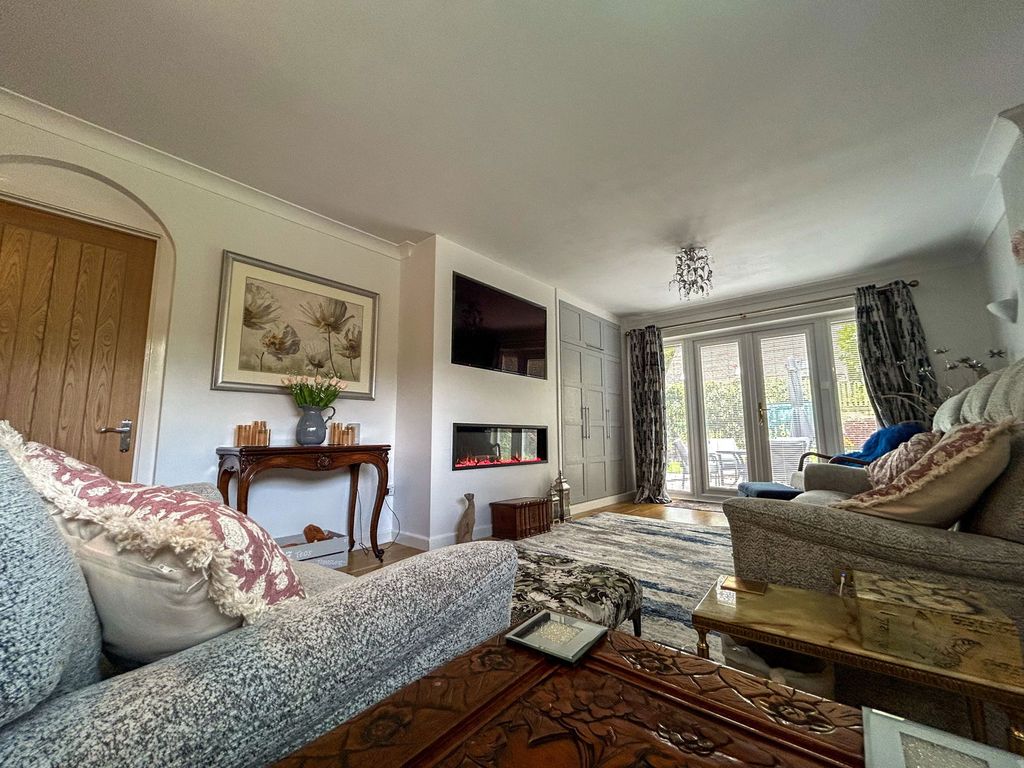 Property photo 3 of 29