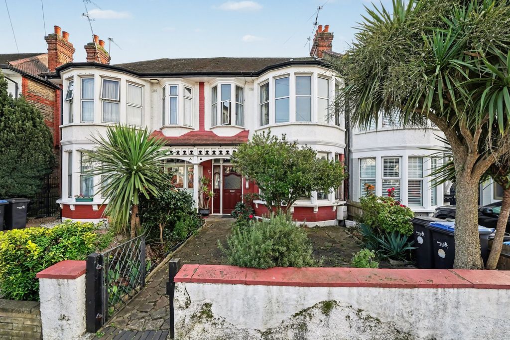 Property photo 2 of 19