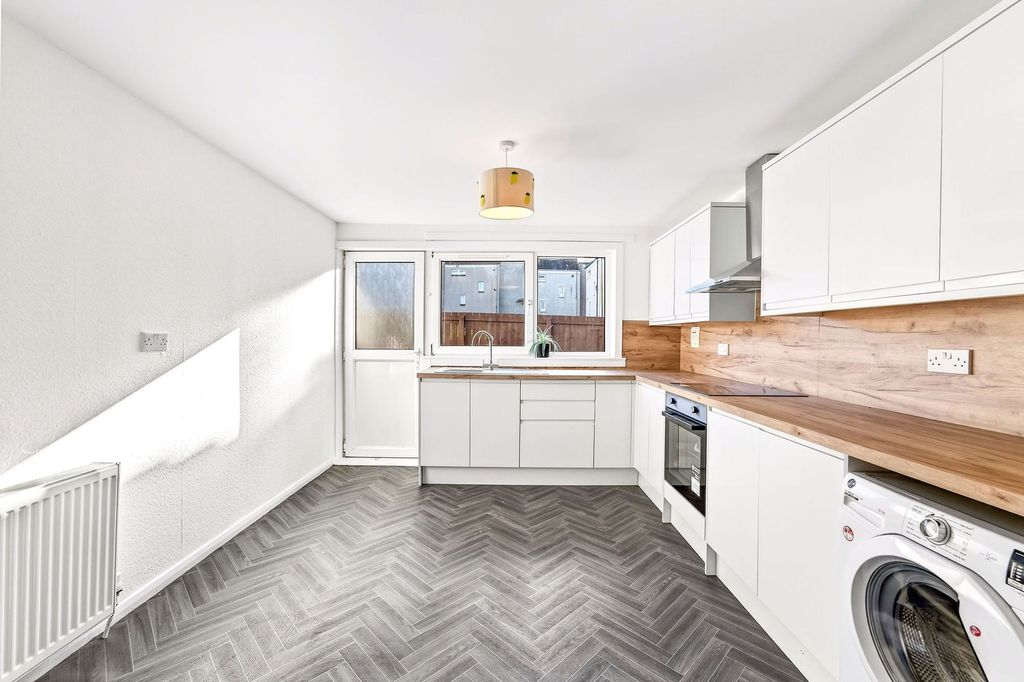 Property photo 3 of 42 Kitchen