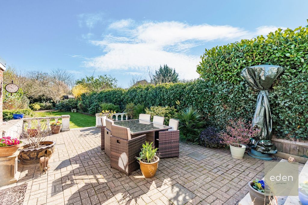 Property photo 2 of 33