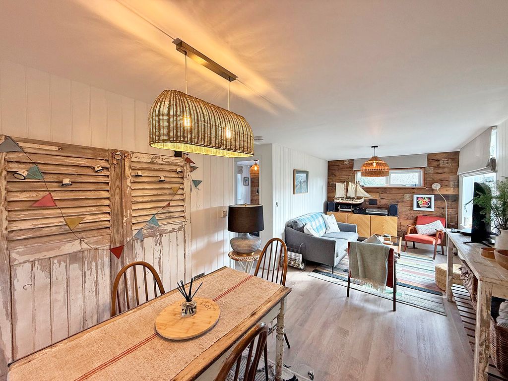 Property photo 2 of 16 Photo 2