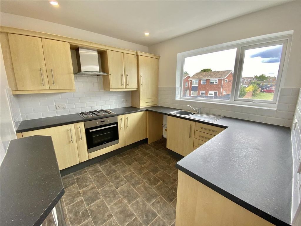 Property photo 3 of 8 Kitchen