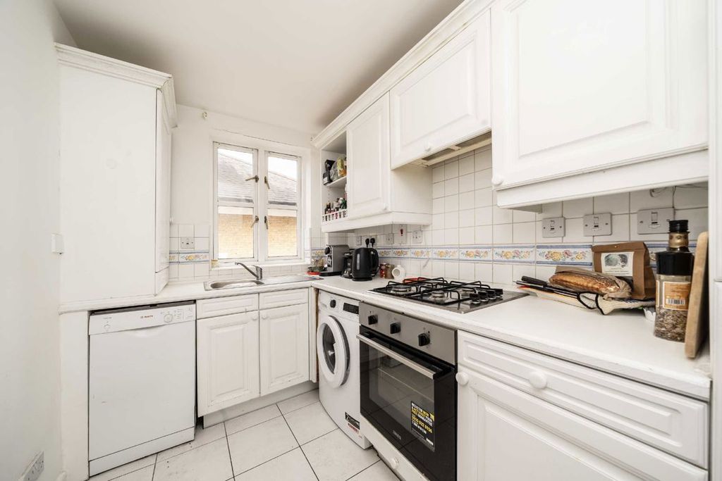 Property photo 3 of 4