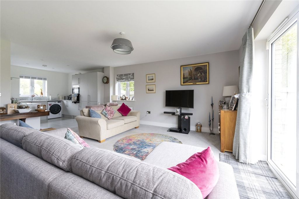 Property photo 2 of 13 Picture No. 28