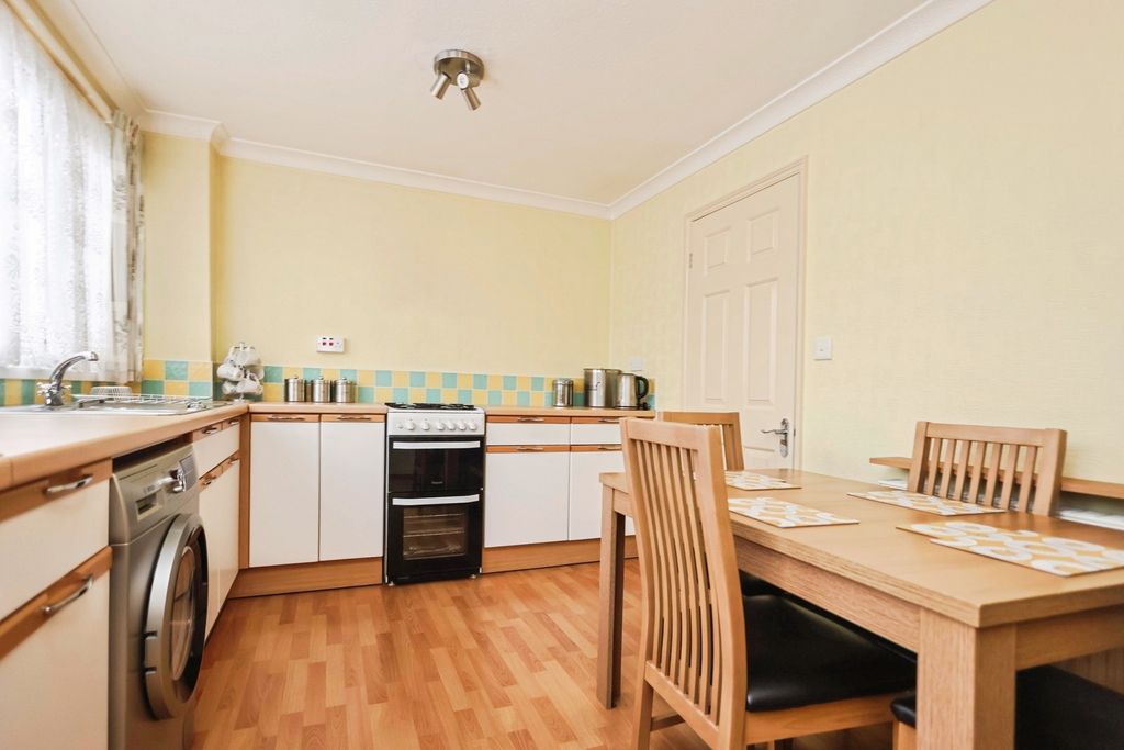 Property photo 3 of 17 Photo