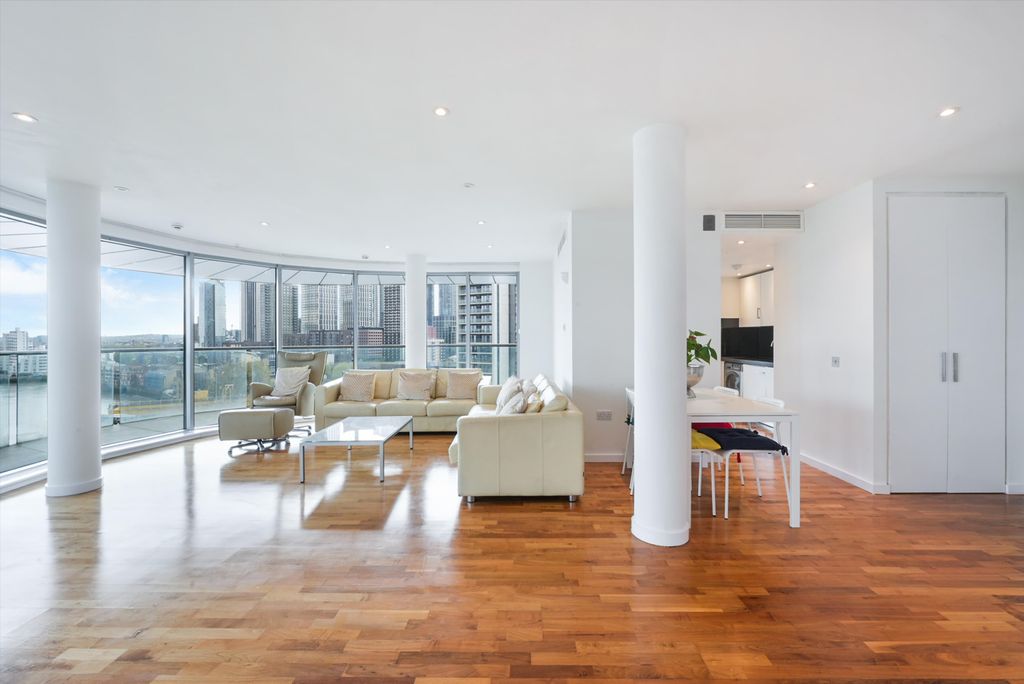 Property photo 1 of 13 Image