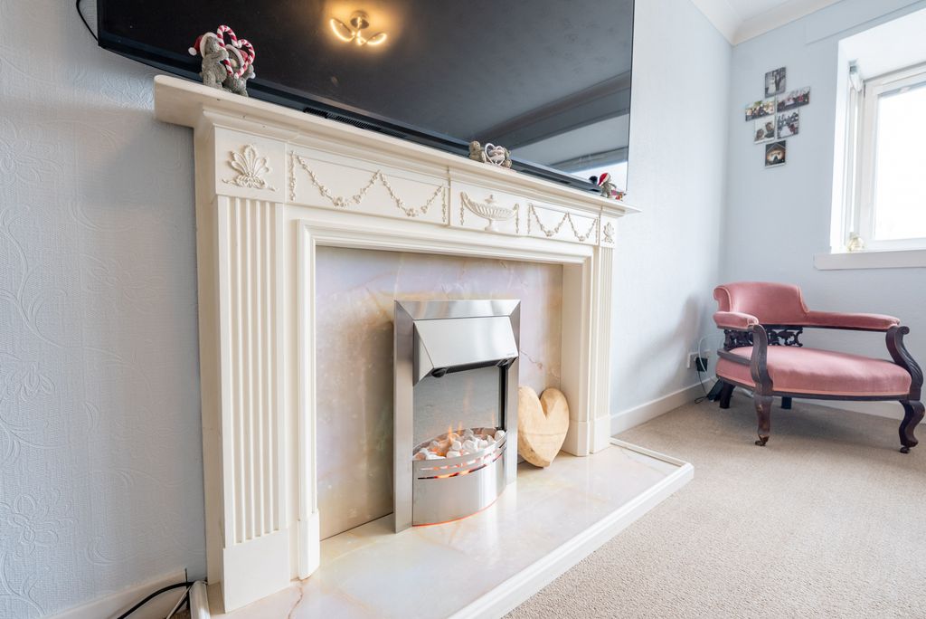 Property photo 3 of 27 Gallery