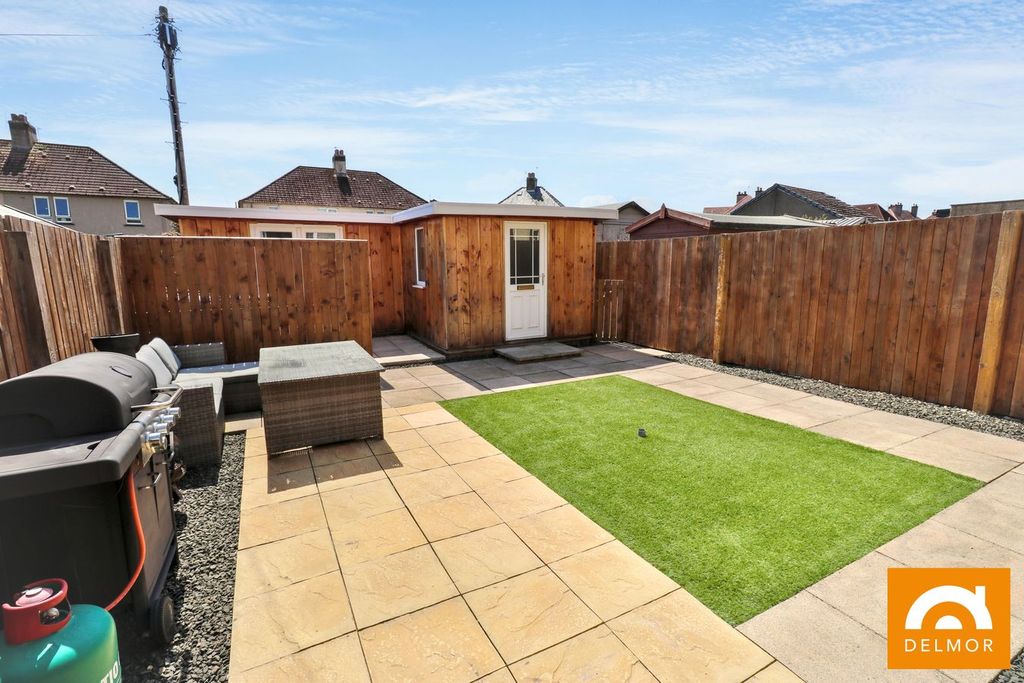 Property photo 2 of 23