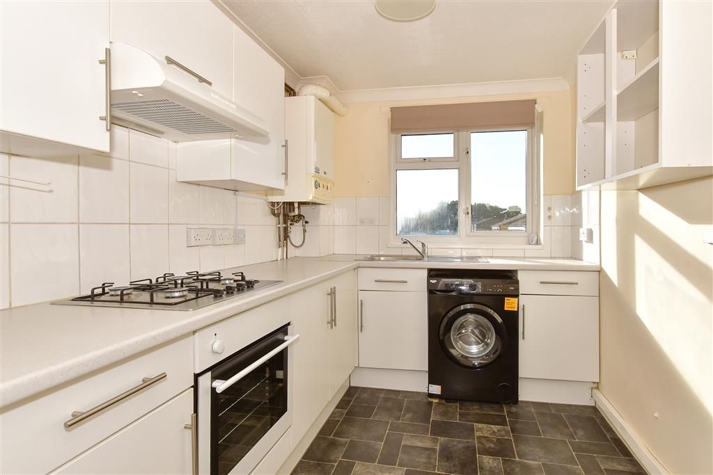 Property photo 2 of 11 Kitchen